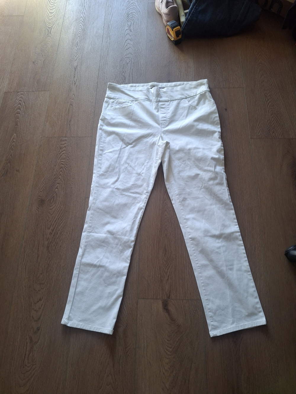 Gloria Vanderbilt White Straight Leg Jeans for Women Pull On JEAN